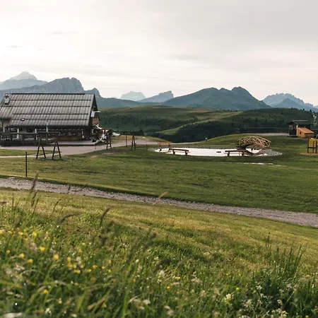 Rifugio Bec De Roces 山林小屋 Pallua