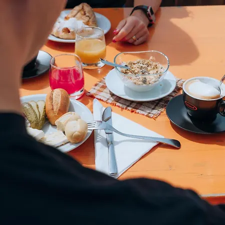 Rifugio Bec De Roces Alojamento de Turismo Selvagem *