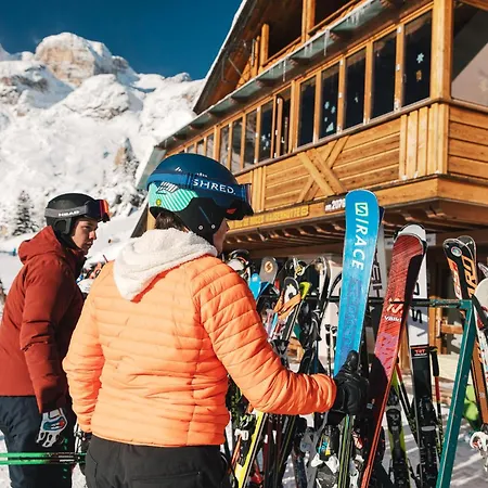 Alojamento de Turismo Selvagem Rifugio Bec De Roces Pallua
